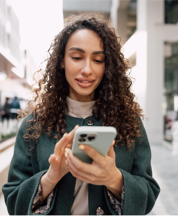 young women read message